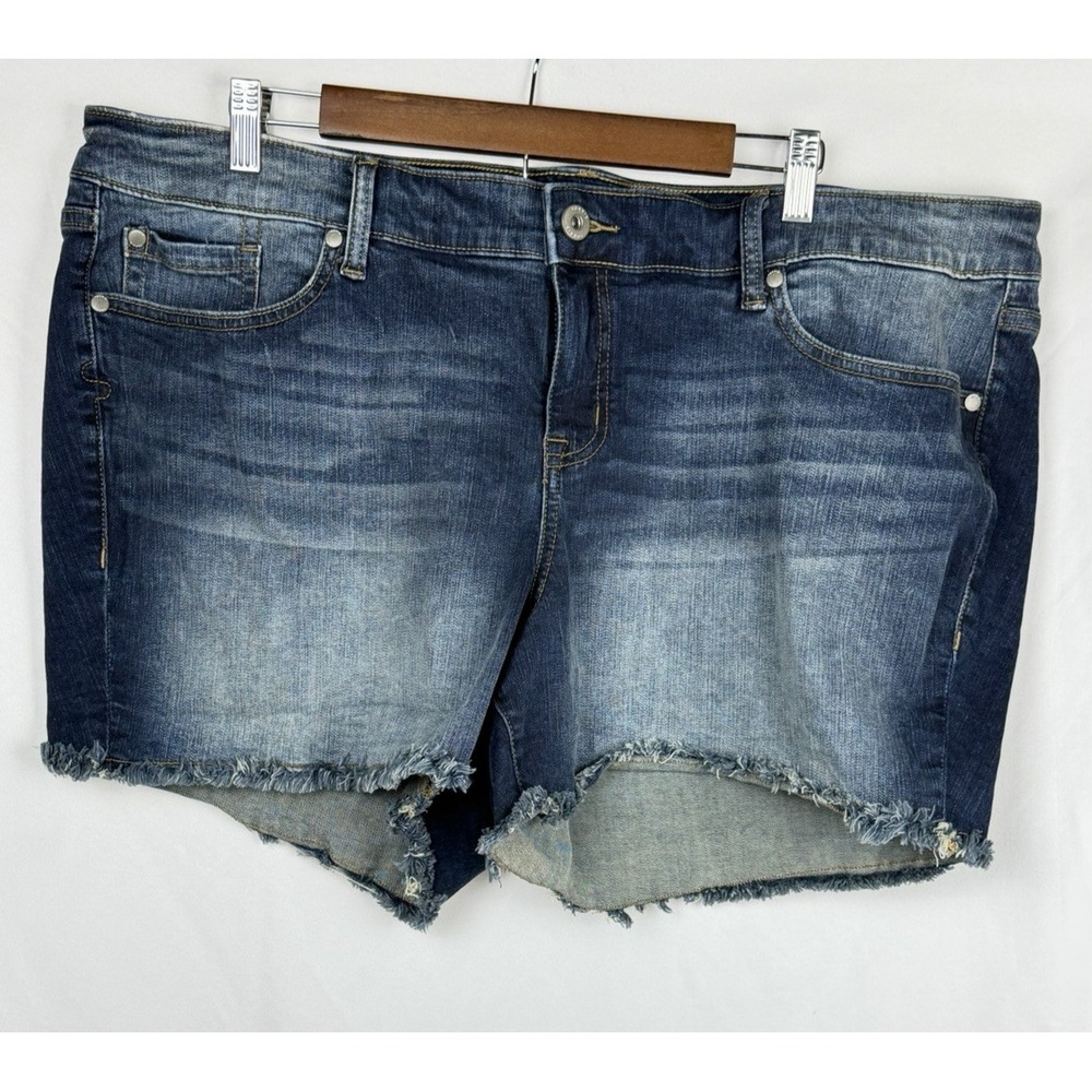 NWT Torrid Jean Shorts Womens 22 Blue Denim Cut Off Frayed Hem Mid Rise Stretch